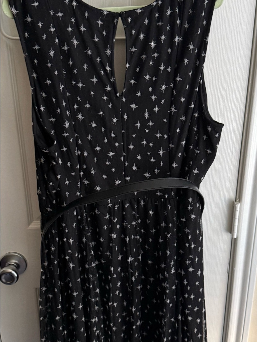 Retro Chic Black Star-Print Midi Dress